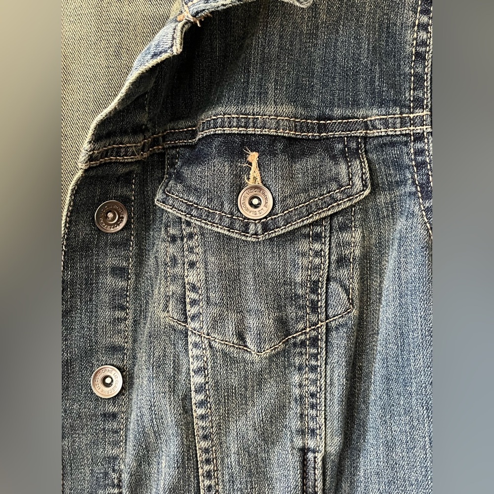 Liz Claiborne Faded Distressed Denim Jacket Women’s Size Medium - Picture 9 of 16